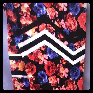 Flower and zig zag multicolor leggings